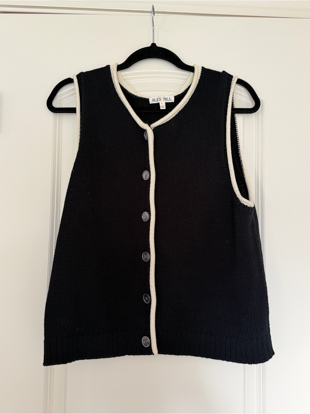 Alex Mill | (L) Black and Ivory Tipped Sweater Vest